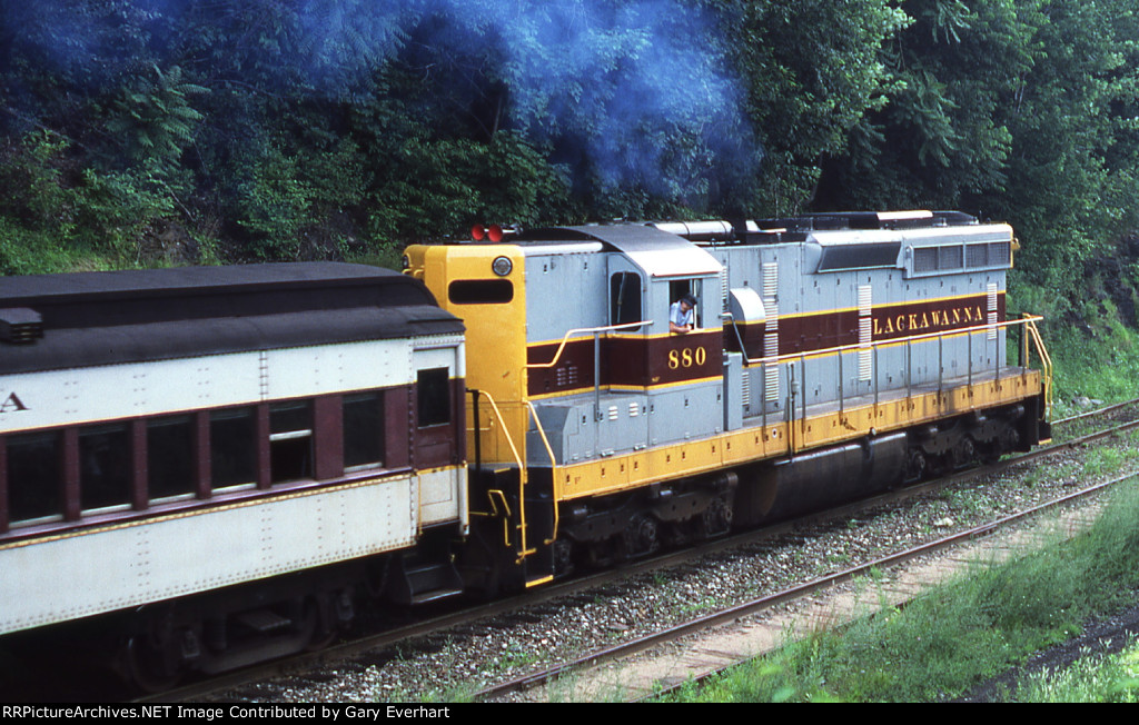 DLW SD24 #880 - Delaware, Lackawanna & Western